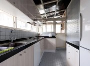 唯美現(xiàn)代簡約風(fēng)格100平米復(fù)式loft廚房櫥柜裝修效果圖 唯美現(xiàn)代簡約風(fēng)格100平米復(fù)式loft廚房櫥柜裝修效果圖