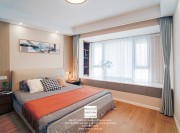 龍湖獅山原著現(xiàn)代簡約復(fù)式臥室裝修實(shí)景案例