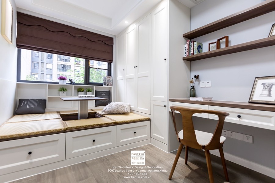 荷瀾庭現(xiàn)代簡(jiǎn)約三居室書(shū)房裝修實(shí)景案例