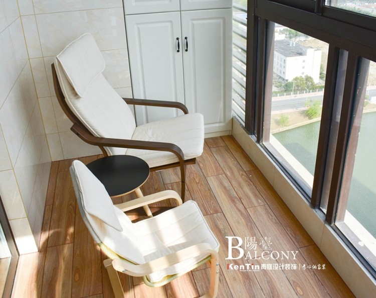 浦灣公館現(xiàn)代輕奢二居室陽臺(tái)裝修實(shí)景案例