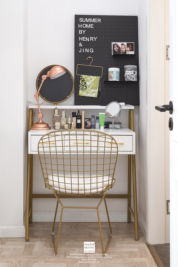 九龍倉風(fēng)華里現(xiàn)代簡約三居室梳妝臺(tái)裝修實(shí)景案例