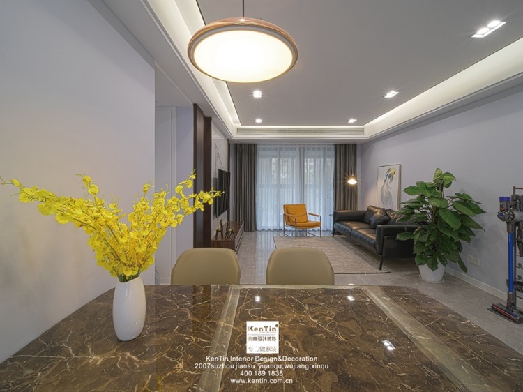 佳兆業(yè)悅峰現(xiàn)代簡(jiǎn)約三居室餐廳裝修實(shí)景案例