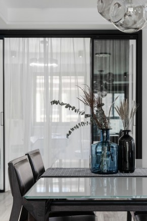 現(xiàn)代簡約風格兩居室餐廳裝修效果圖