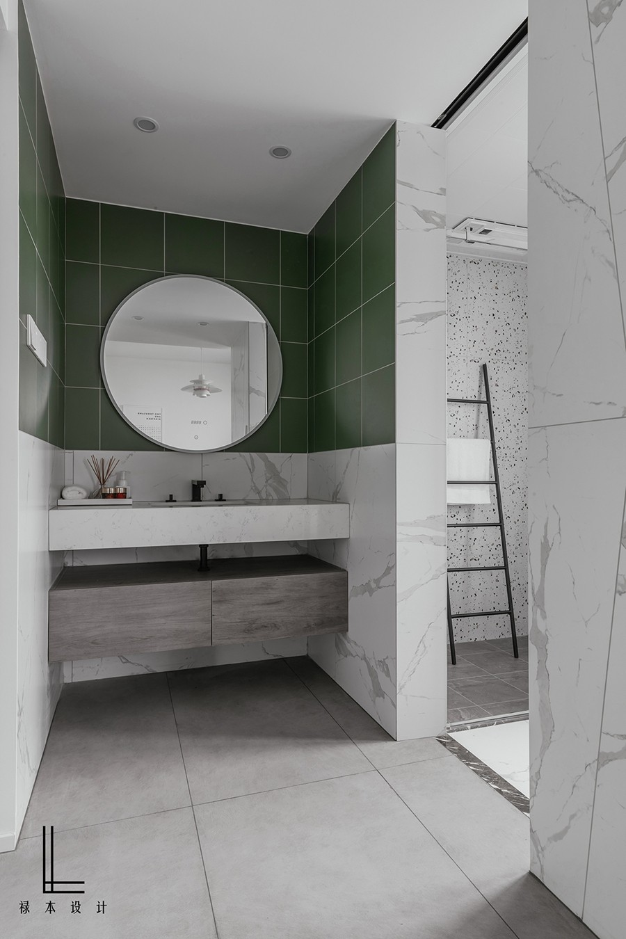 現(xiàn)代簡約風(fēng)格三居室衛(wèi)生間裝修效果圖