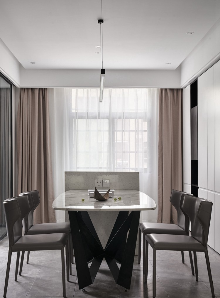 現(xiàn)代風格三居室餐廳裝修效果圖