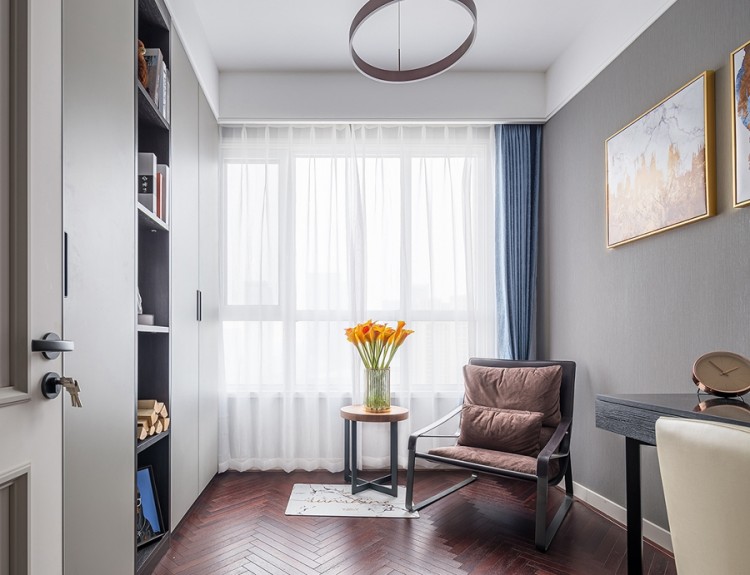 現(xiàn)代風(fēng)格裝修陽臺(tái)效果圖