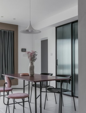 現(xiàn)代簡約風格三居室餐廳裝修效果圖
