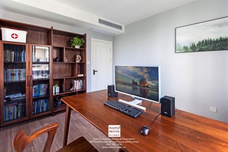 新加花園現(xiàn)代風(fēng)格別墅書(shū)房裝修實(shí)景案例