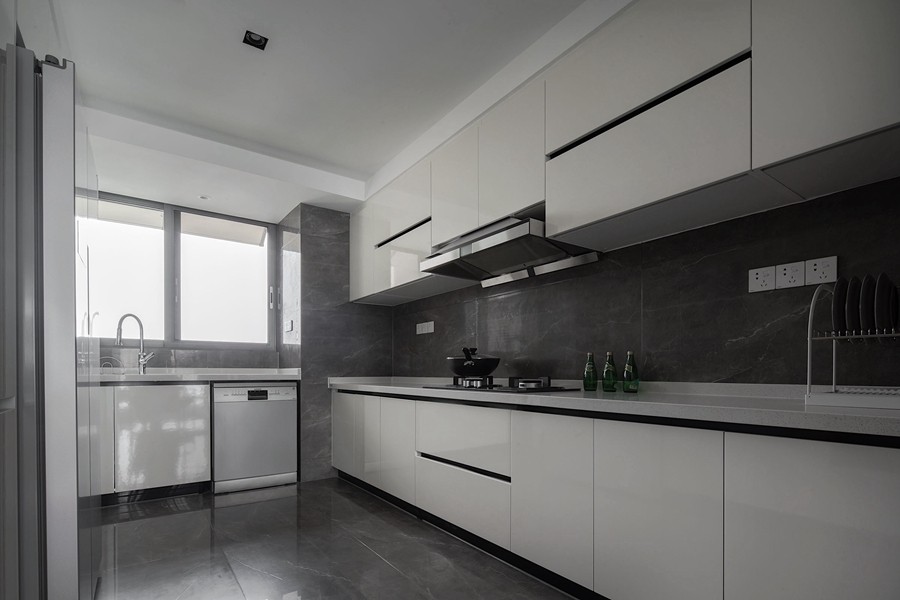 現(xiàn)代簡約風(fēng)格三居室臥室裝修效果圖