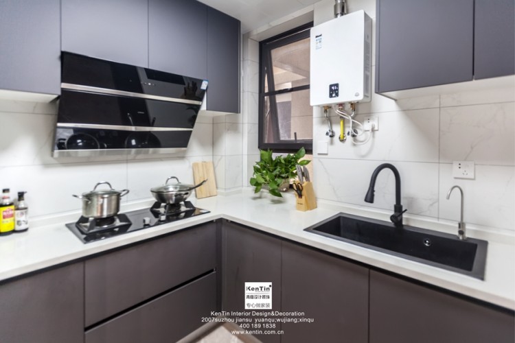 江南華府現(xiàn)代簡約風(fēng)格三居室廚房裝修實(shí)景案例