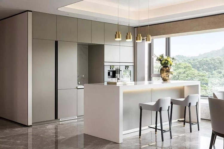 現(xiàn)代輕奢風格四居室廚房裝修效果圖