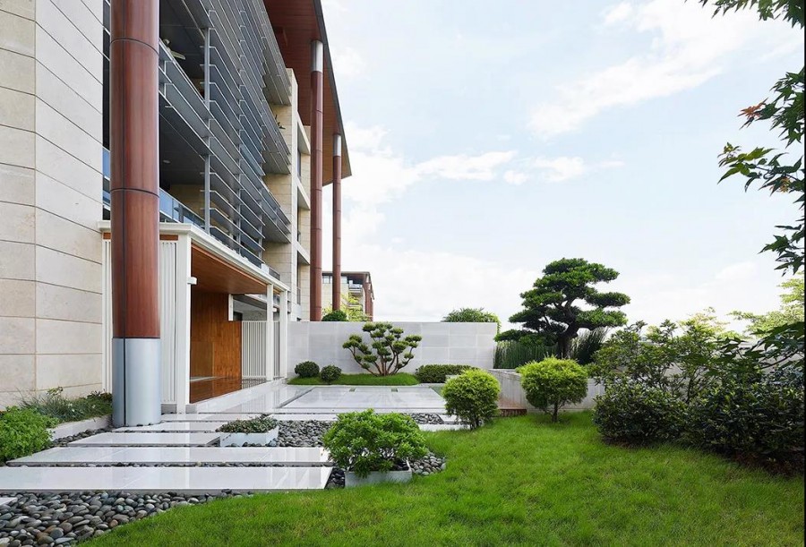 現(xiàn)代簡約風格六居室庭院裝修效果圖