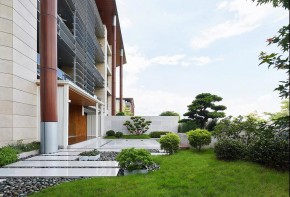 現(xiàn)代簡約風格六居室庭院裝修效果圖