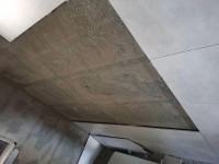 墻磚貼完后大面積脫落 鍋不能全讓泥工師傅背