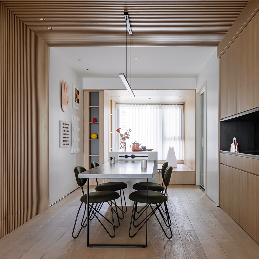 簡(jiǎn)約風(fēng)格大平層餐廳裝修效果圖