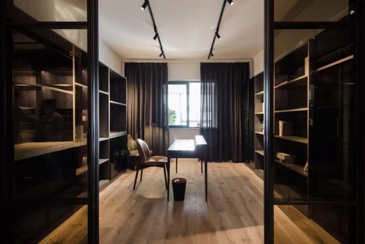 現(xiàn)代風格五居室書房裝修效果圖