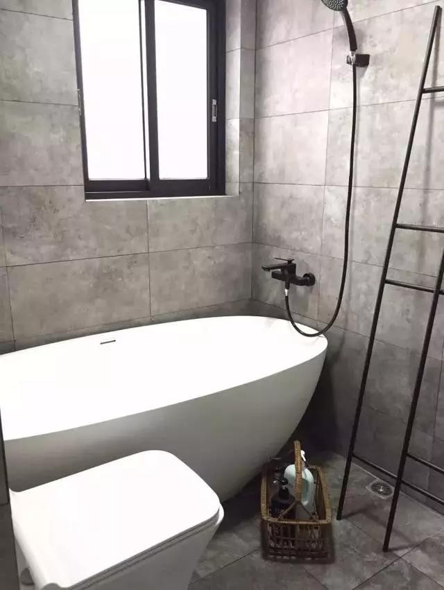 北歐風(fēng)格三居室衛(wèi)生間裝修效果圖