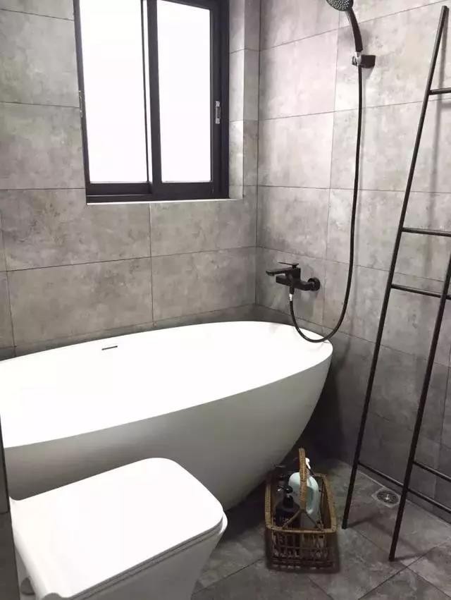 北歐風(fēng)格三居室衛(wèi)生間裝修效果圖