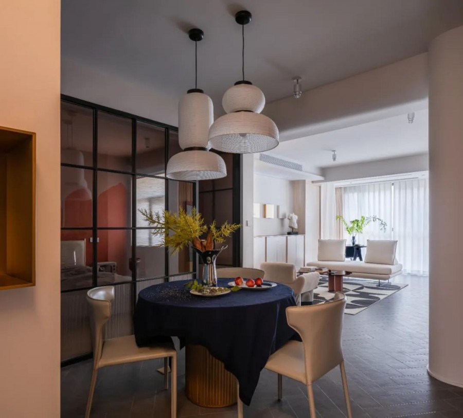 簡(jiǎn)約輕奢風(fēng)格三居室餐廳裝修效果圖