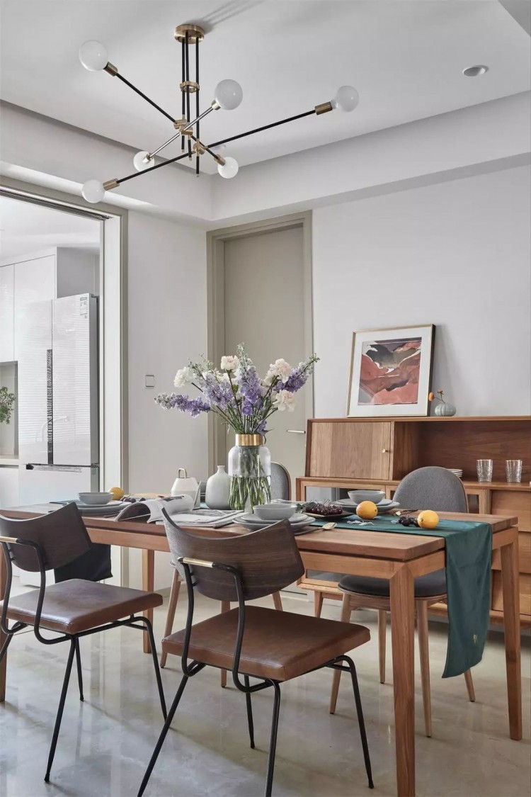 簡約風(fēng)格平層餐廳裝修效果圖