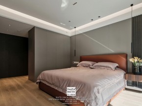 龍湖熙上現(xiàn)代簡約風格別墅臥室裝修實景圖