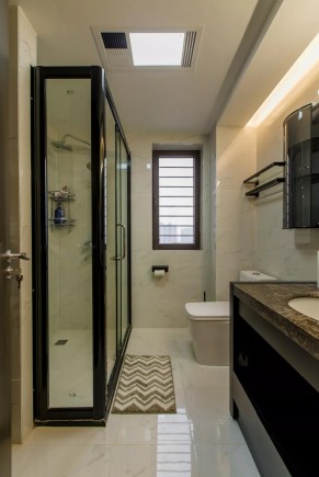 輕奢風(fēng)格三居室衛(wèi)生間裝修效果圖