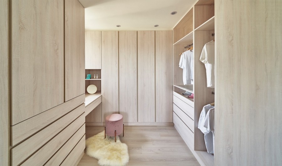 北歐風(fēng)格三居室衣帽間裝修效果圖