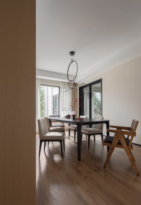 現(xiàn)代簡約風格三居室餐廳裝修效果圖