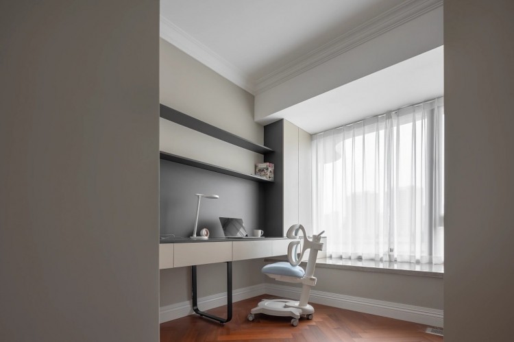 現(xiàn)代簡(jiǎn)約風(fēng)格三居室書(shū)房裝修效果圖