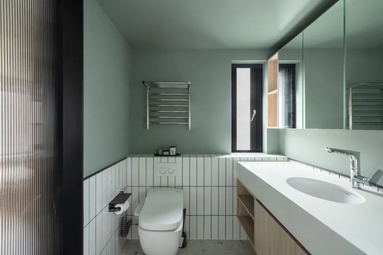 混搭風格四居室衛(wèi)生間裝修效果圖