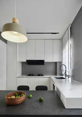 現(xiàn)代簡約風(fēng)格三居室廚房裝修效果圖