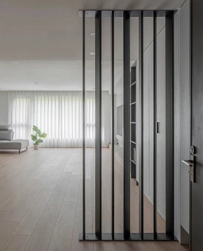 現(xiàn)代簡約三居室玄關裝修效果圖