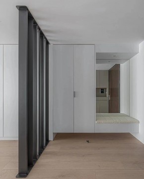 現(xiàn)代簡約三居室玄關1裝修效果圖