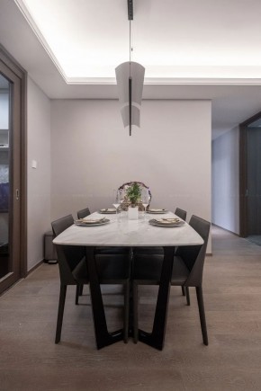 現(xiàn)代簡(jiǎn)約三居室餐廳裝修效果圖