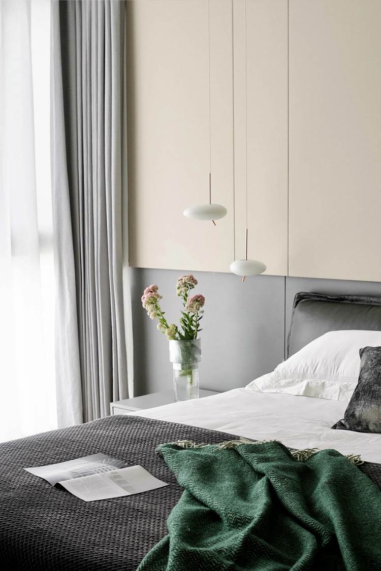 現代簡約三居室臥室1裝修效果圖