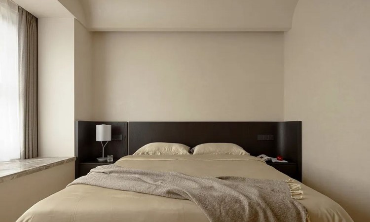 極簡原木風(fēng)三居室臥室裝修效果圖_副本