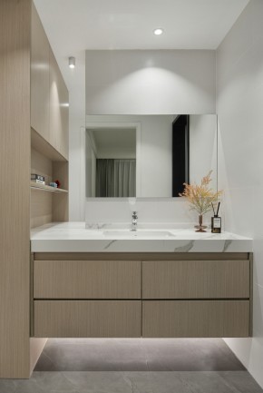 北歐原木風(fēng)三居室裝修衛(wèi)生間效果圖