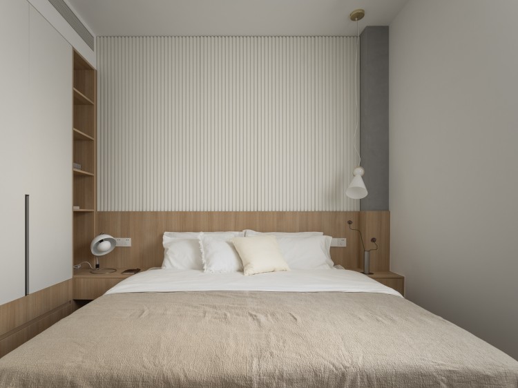 歐式風三居室裝修臥室效果圖