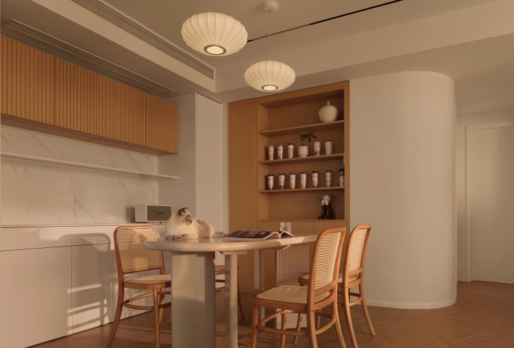 原木風(fēng)兩居室裝修餐廳效果圖