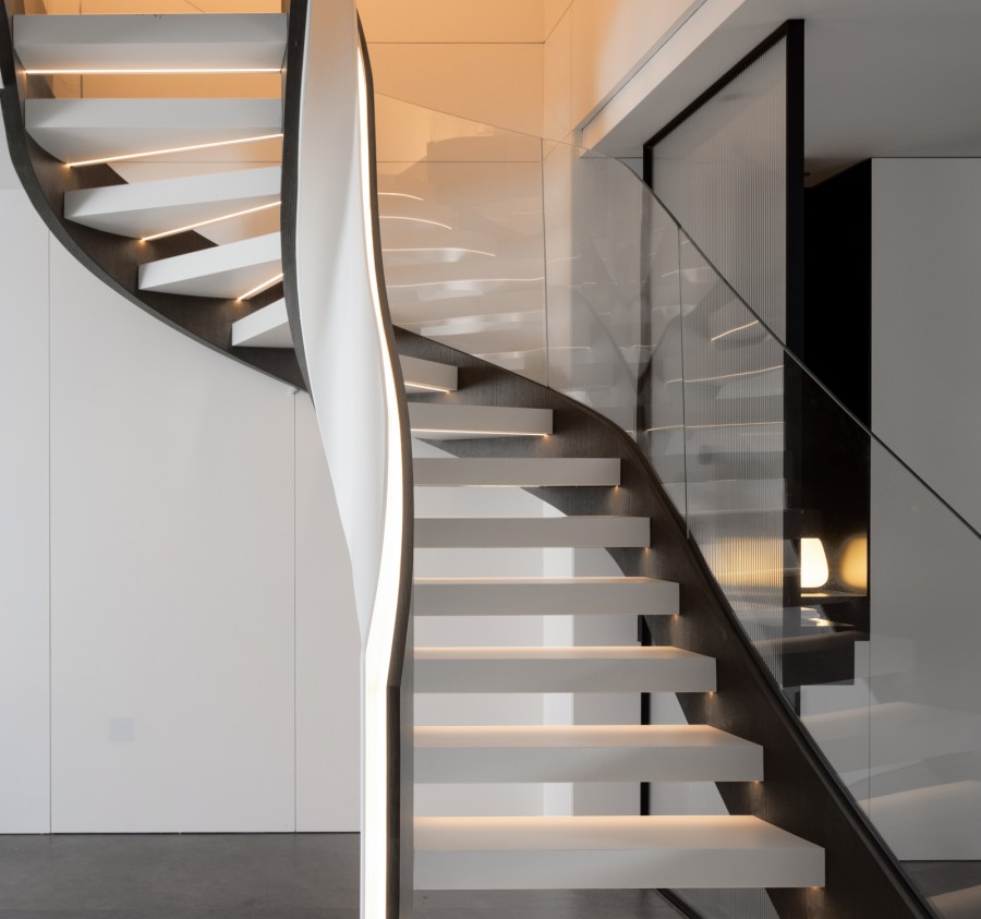 現(xiàn)代簡(jiǎn)約三居室裝修樓梯效果圖