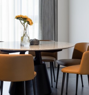 現(xiàn)代簡(jiǎn)約三居室裝修餐廳效果圖