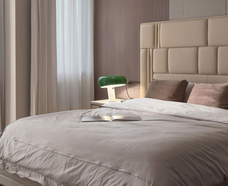 輕法式別墅臥室裝修效果圖