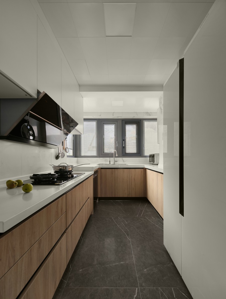 原木風(fēng)復(fù)試廚房裝修效果圖