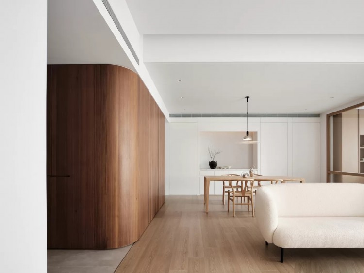 現代原木風兩居室客廳裝修效果圖