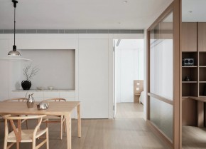 現(xiàn)代原木風(fēng)兩居室餐廳裝修效果圖