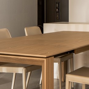 復(fù)試原木風(fēng)餐廳裝修效果圖