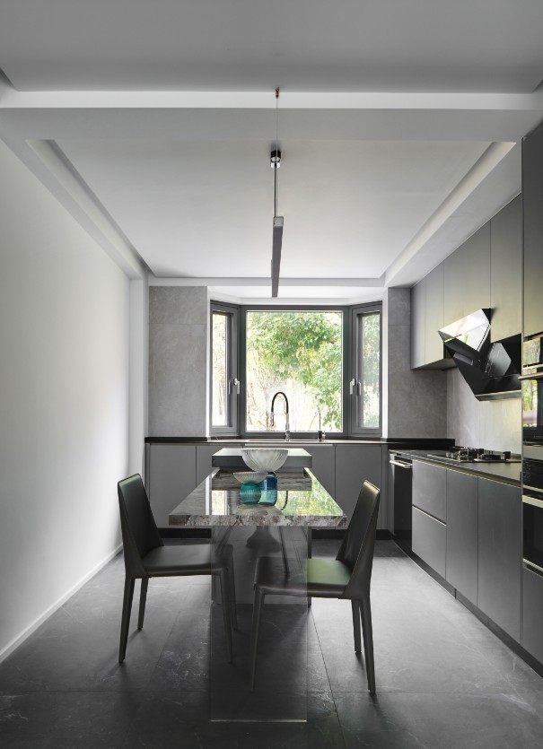 意式別墅廚房裝修效果圖