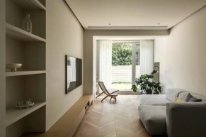 現(xiàn)代原木分風(fēng)三居室客廳裝修效果圖