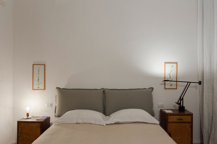 原木風(fēng)小戶型臥室裝修效果圖