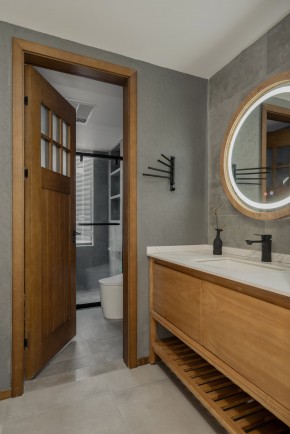 原木風(fēng)三居室衛(wèi)生間裝修效果圖